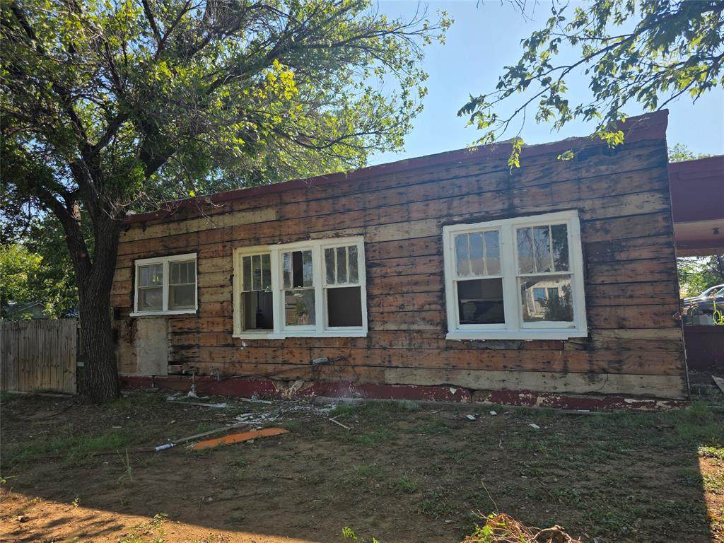 1100 Walker Street - Photo 1