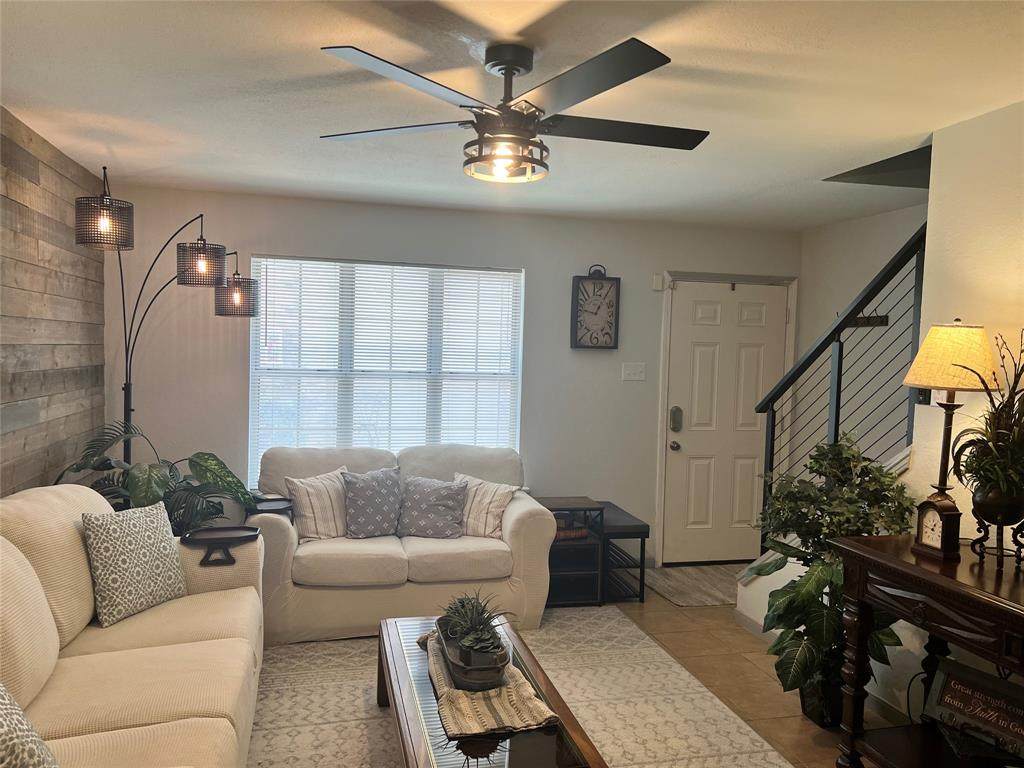 1337 11th Street - Photo 1