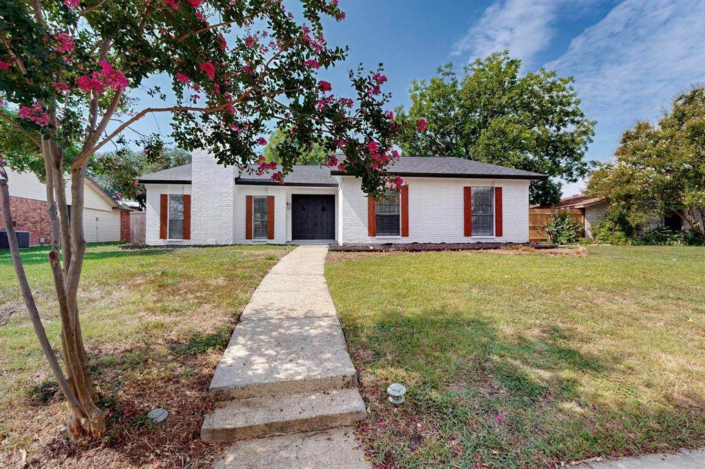 816 Cross Bend Road - Photo 1