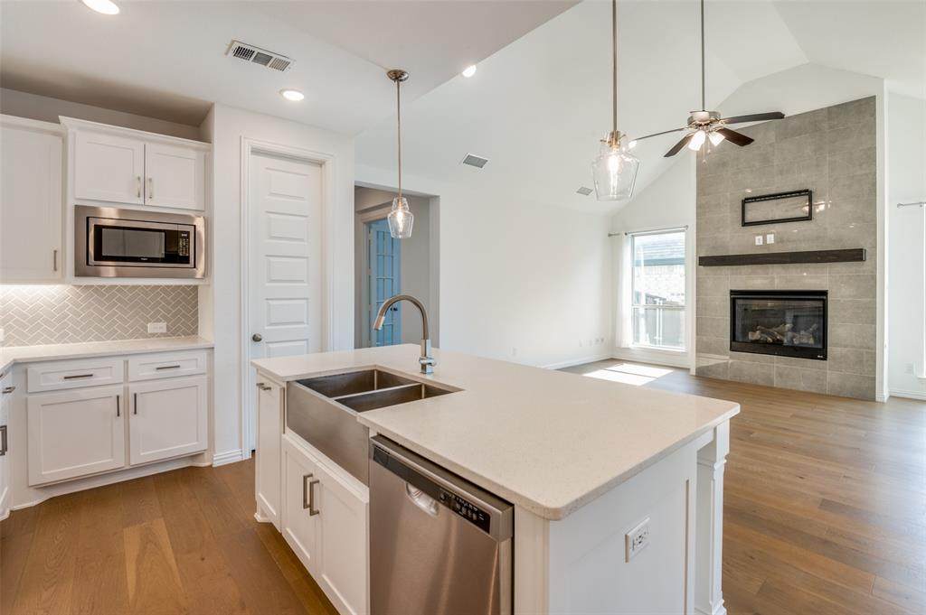 1625 Daisy Corner Drive - Photo 1