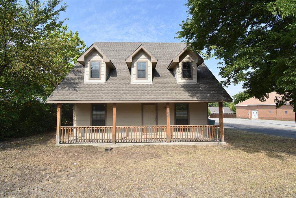 704 Dewey Avenue - Photo 1