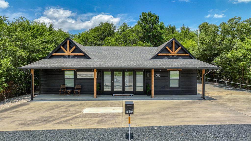 1105 Hovey Street - Photo 1