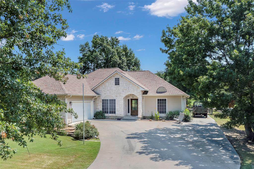 102 Kiowa Drive - Photo 1