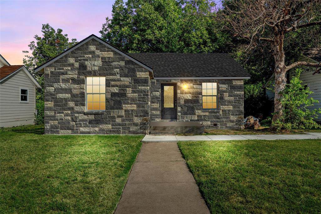 1821 Seneca Avenue - Photo 1