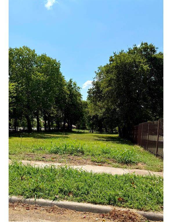 1346 Hortense Avenue - Photo 1