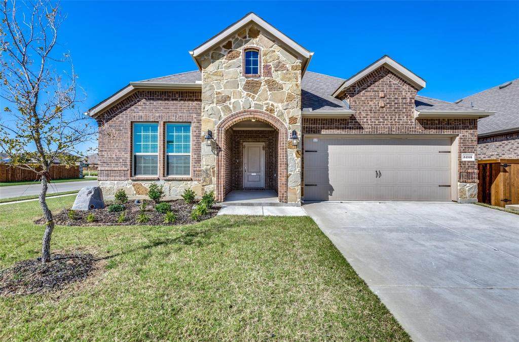 3205 Platinum Road - Photo 1