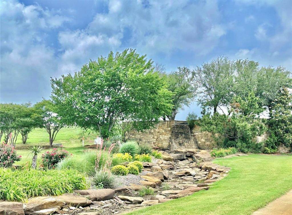 137 Whispering Pine Drive - Photo 1