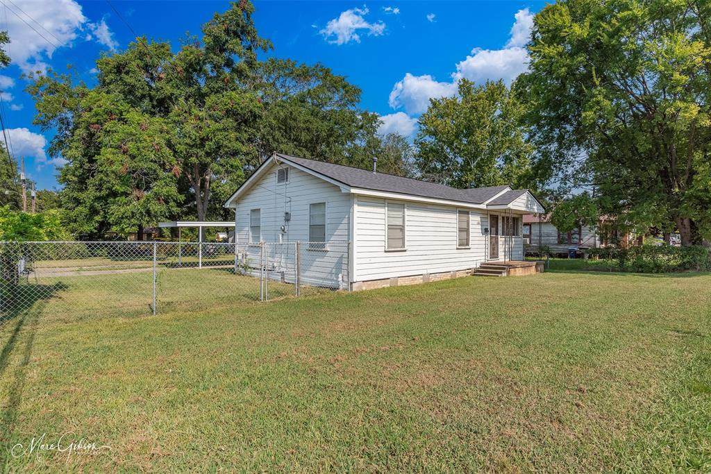 5222 Broadway Avenue - Photo 1