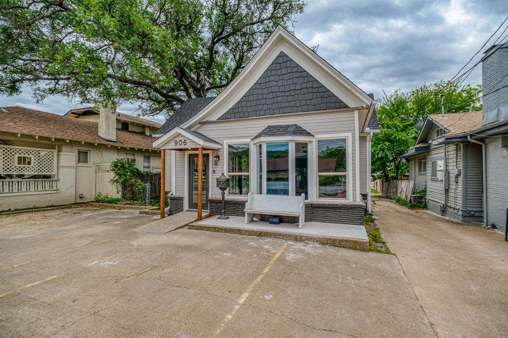 906 Hubbard Street - Photo 1