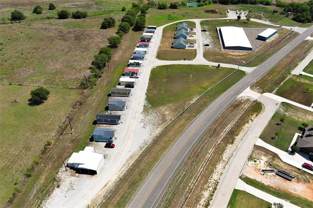 701 Farm Market 2264 - Photo 1