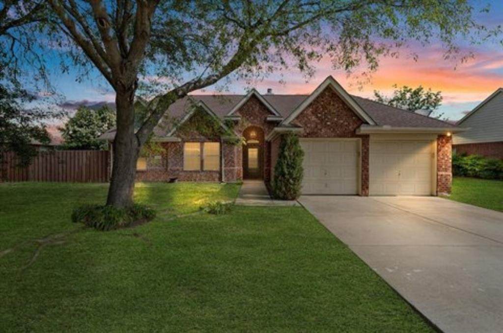 1018 Karen Street - Photo 1