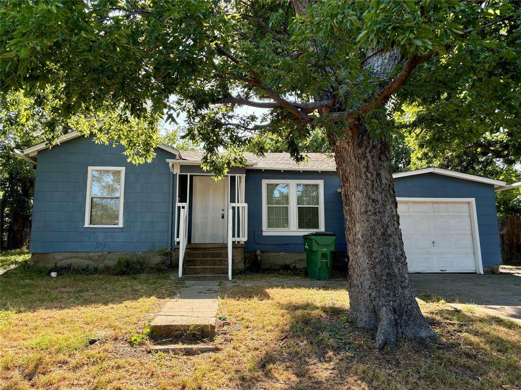 702 College Street - Photo 1