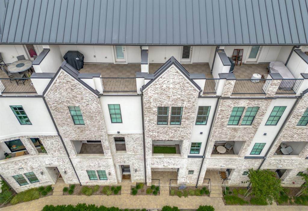 614 Dalton Lane - Photo 1