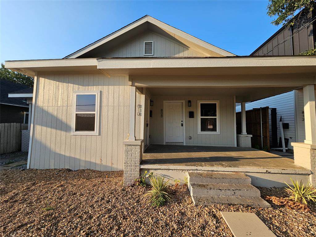 808 10th Street - Photo 1