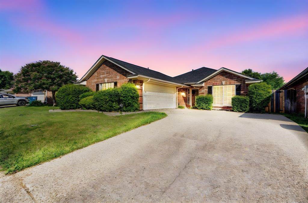 709 Azalea Trail - Photo 1