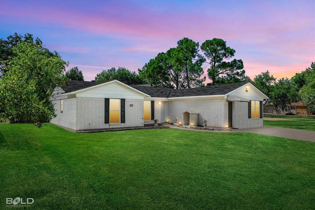 2500 La Vonne Circle - Photo 1