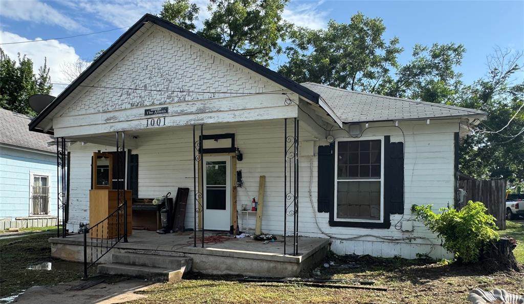 1001 S 16th Street - Photo 1