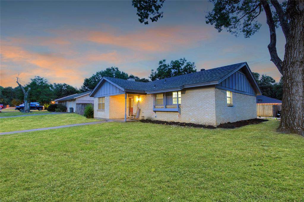 853 Royal Terrace - Photo 1