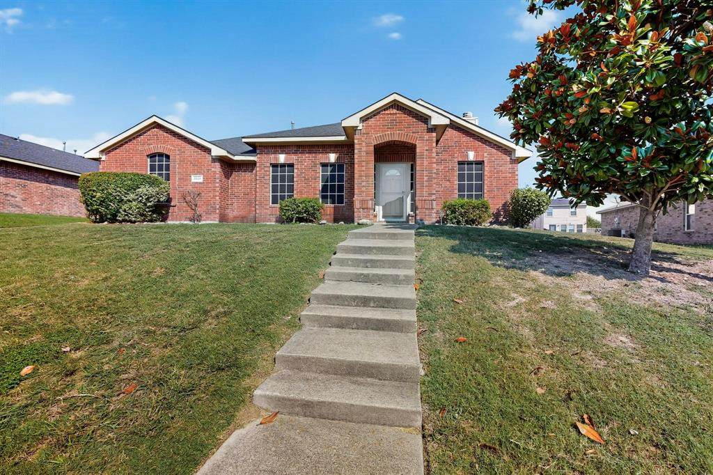 2039 Pecan Creek Drive - Photo 1