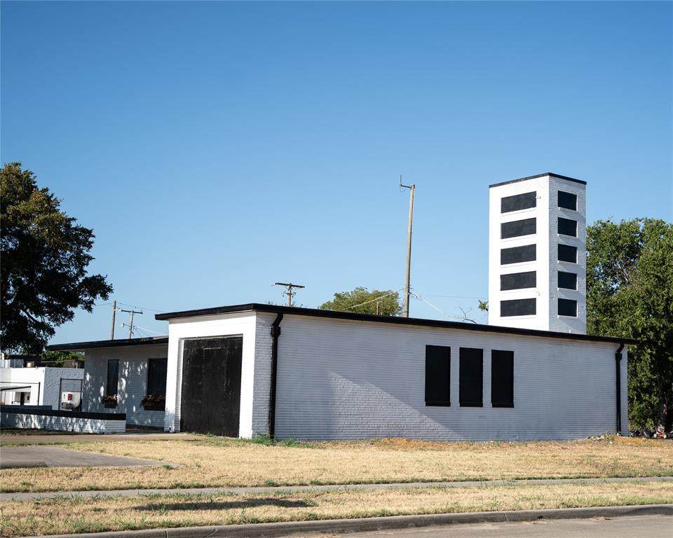 2909 Schwartz Avenue - Photo 1