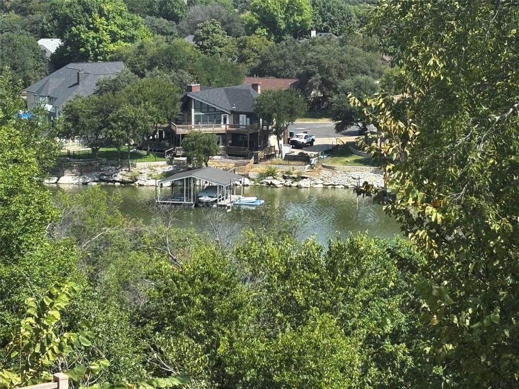 7704 Lakeview Circle - Photo 1