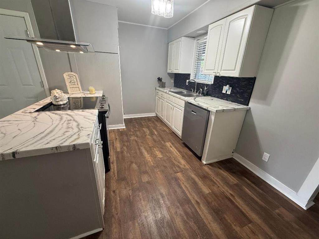 300 Joyce Street - Photo 1