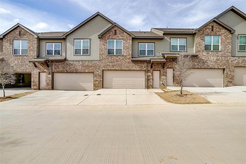 544 Lake Point Drive - Photo 1