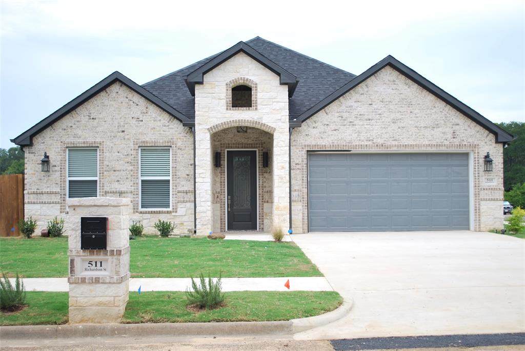 511 Richardson Street - Photo 1