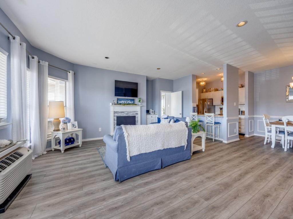 2164 Tanglewood Boulevard - Photo 1