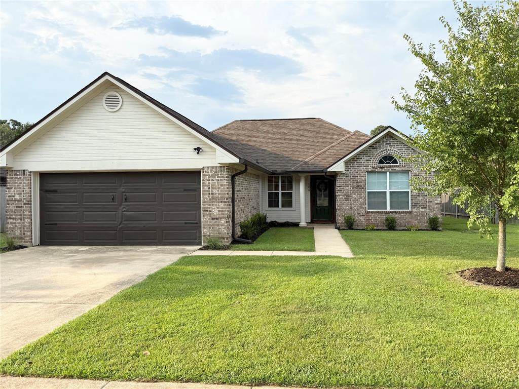 506 Amberwood Drive - Photo 1