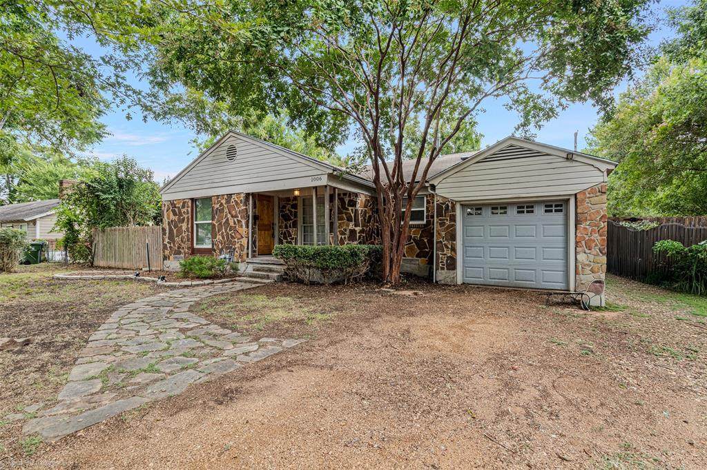 1006 Briarwood Drive - Photo 1