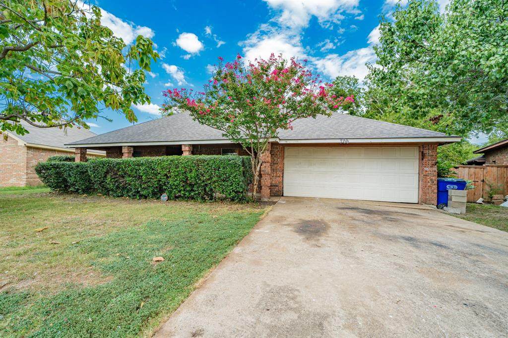 709 Azalea Drive - Photo 1