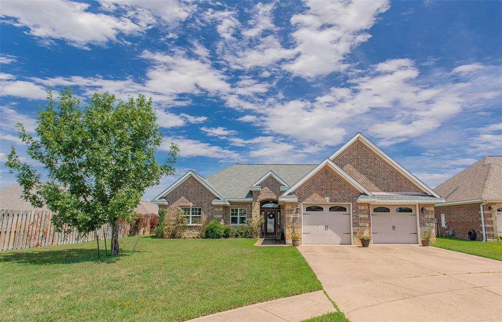 1505 Lucy Circle - Photo 1