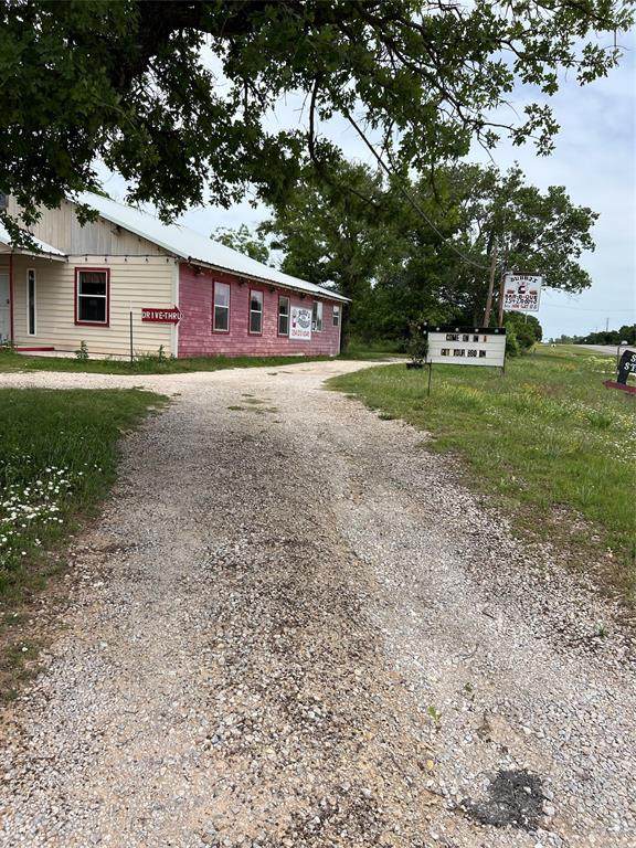 401 Avenue - Photo 1