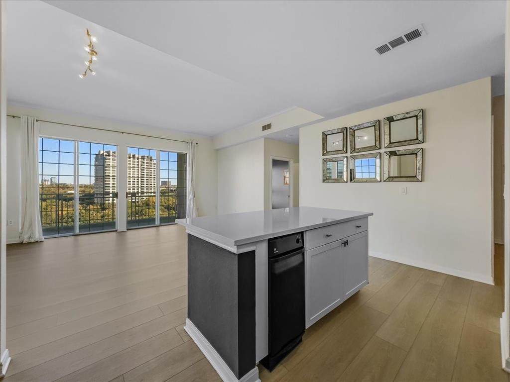 3225 Turtle Creek Boulevard - Photo 1