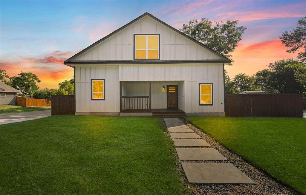 1209 10th Street - Photo 1