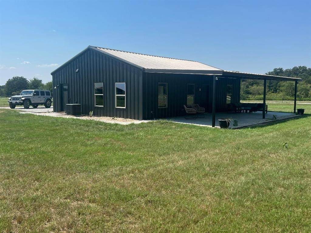 495 Fm 933 - Photo 1