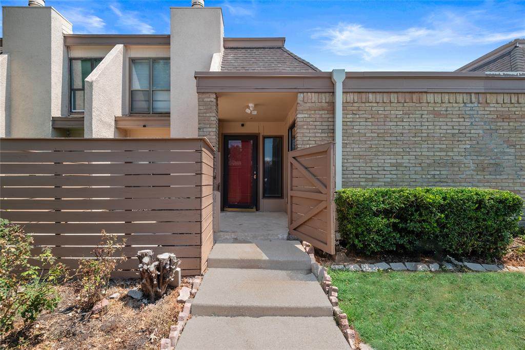 3121 Park Lane - Photo 1