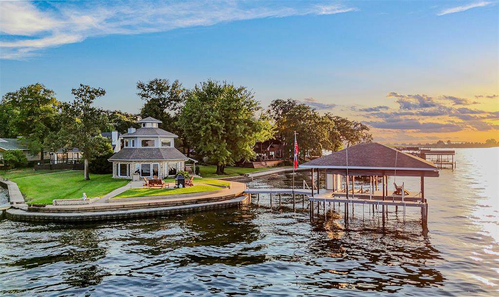 258 Lakeview Drive - Photo 1