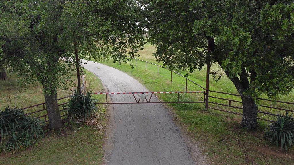 2815 Fm 3092 - Photo 1