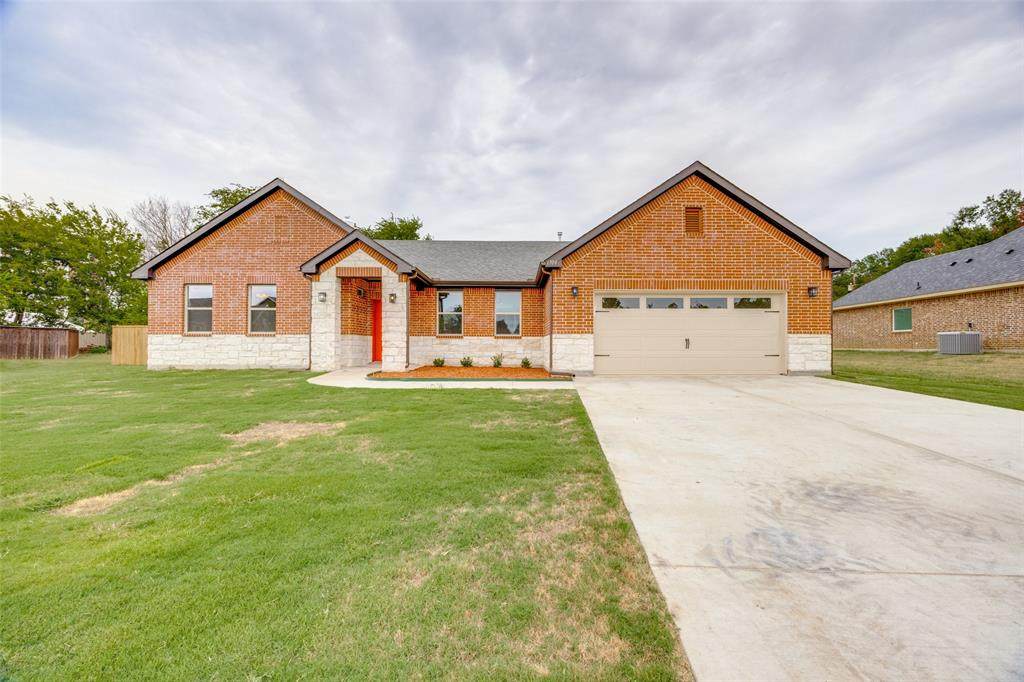 1704 Kings Lane - Photo 1