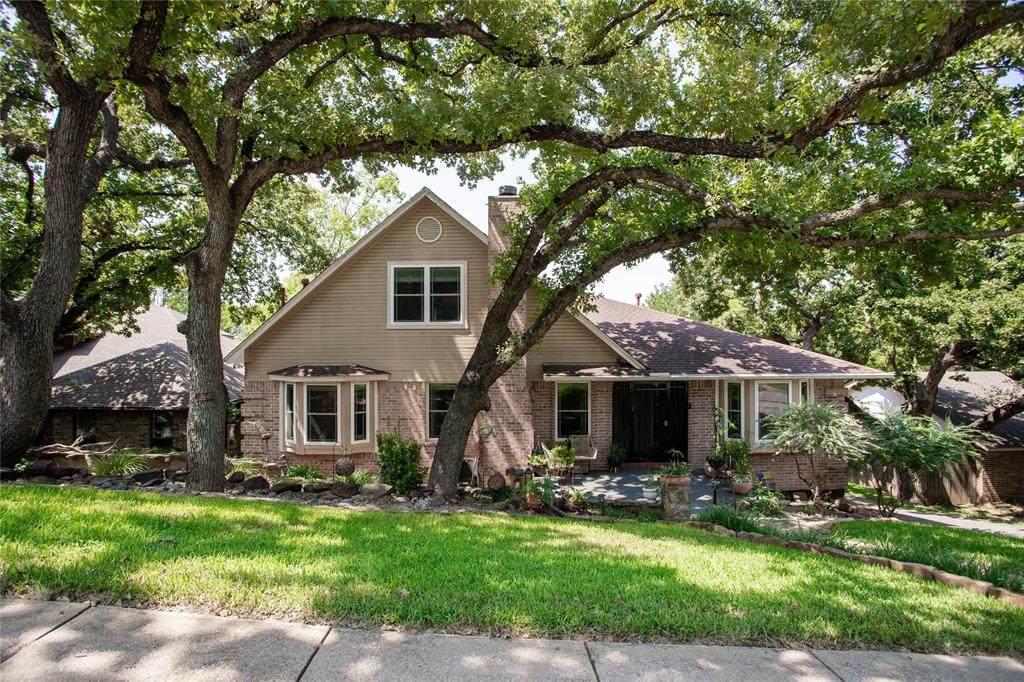 1806 Old Oak Drive - Photo 1