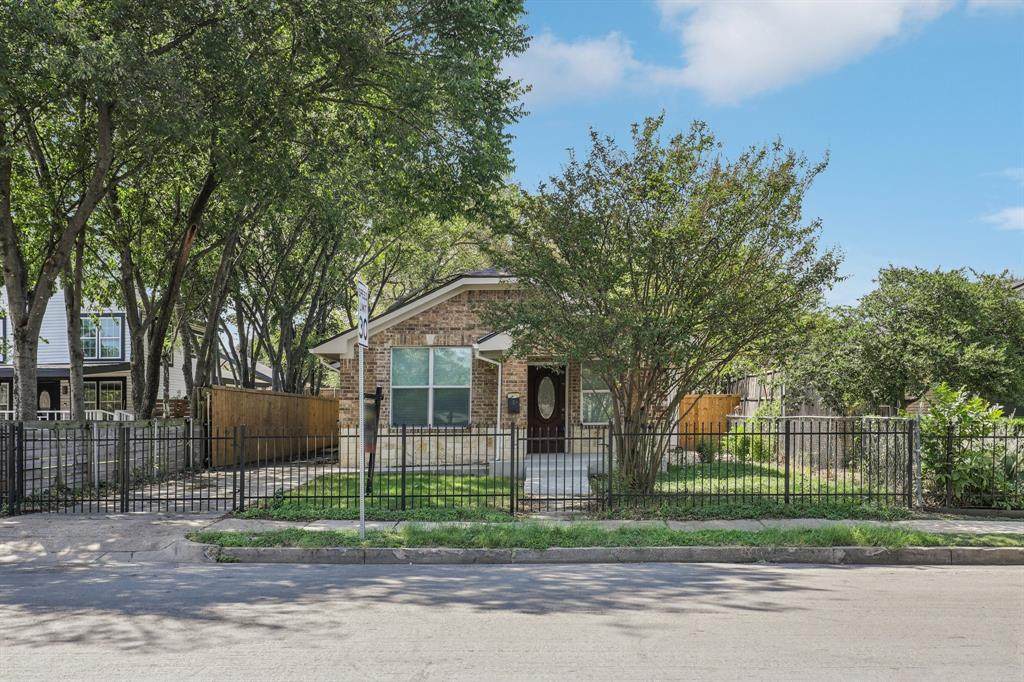 1107 Waverly Drive - Photo 1