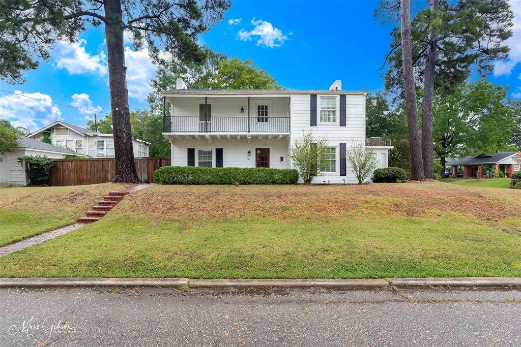 3821 Dillingham Avenue - Photo 1