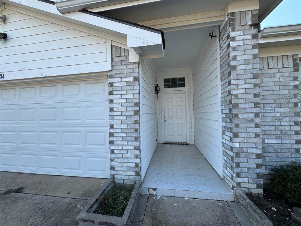 7404 Avington Way - Photo 1