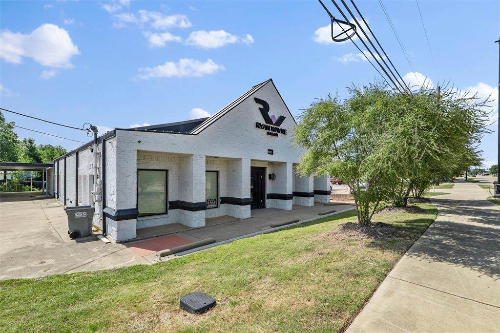 5017 Colleyville Boulevard - Photo 1