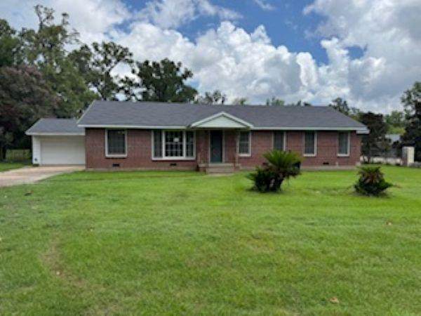 2916 Amelia Avenue - Photo 1