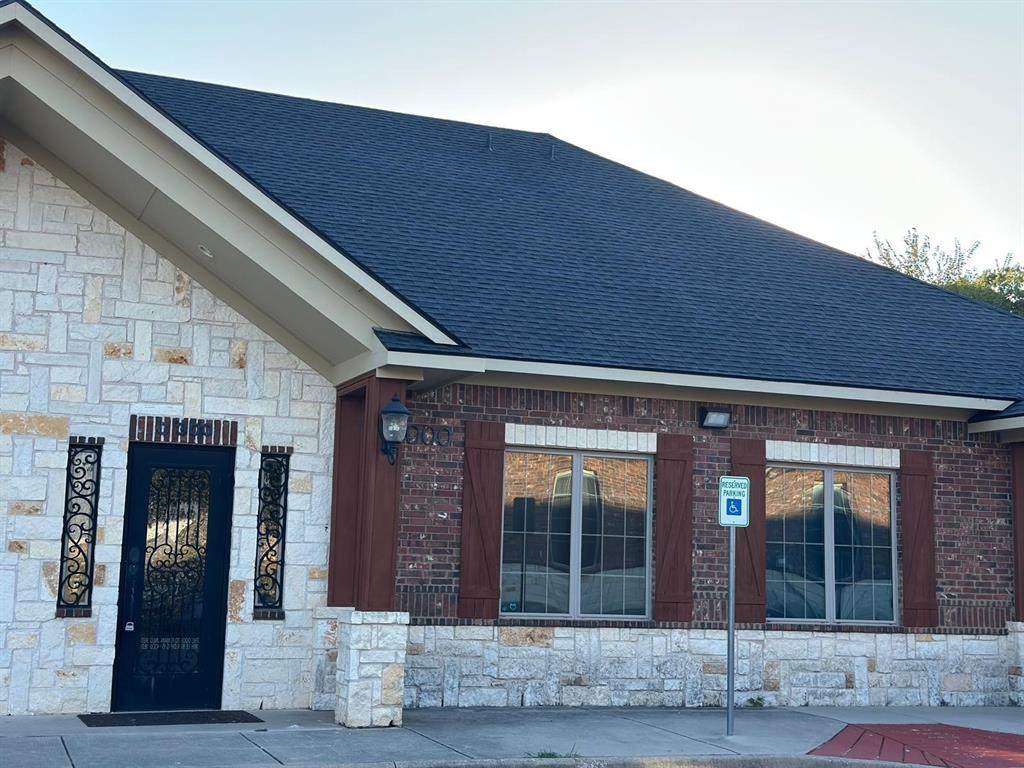 7000 Parkwood Boulevard - Photo 1