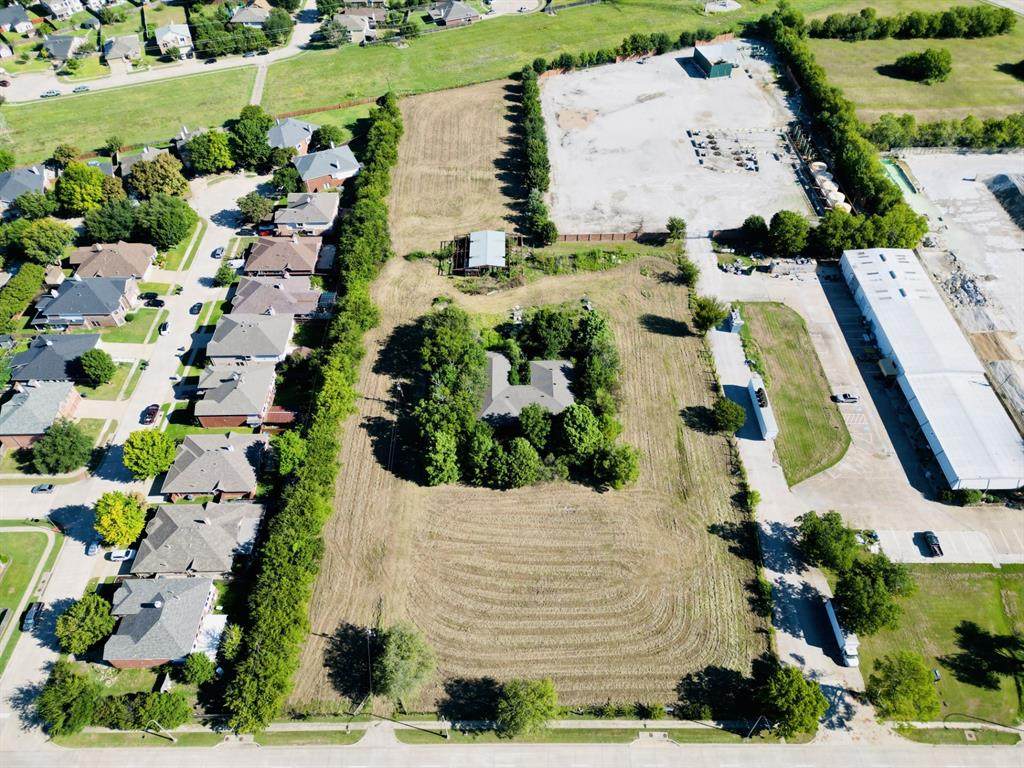 1809 Southeast Parkway - Photo 1