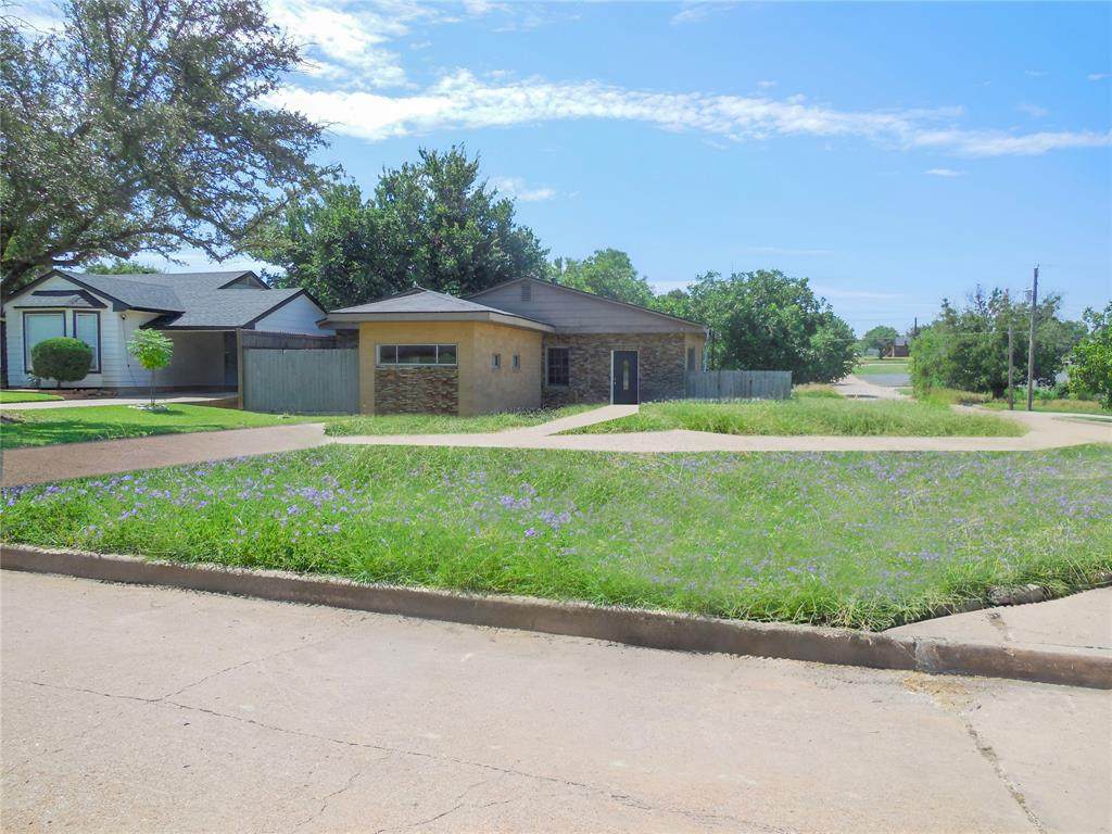 1001 Lindsey Street - Photo 1